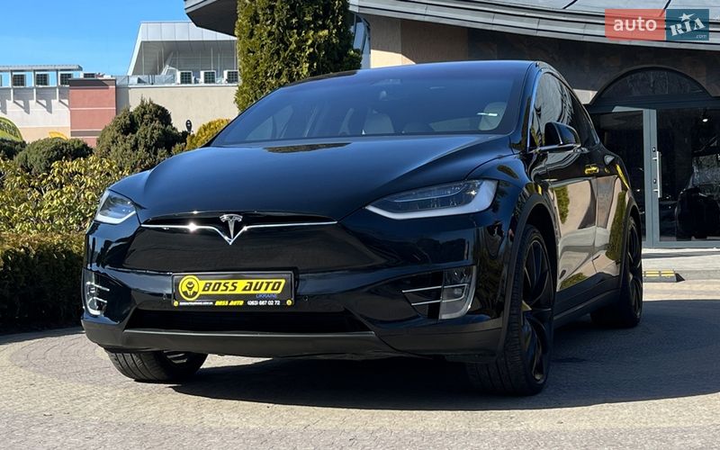Позашляховик / Кросовер Tesla Model X 2019 в Львові