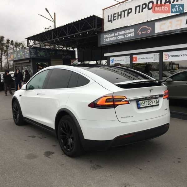 Позашляховик / Кросовер Tesla Model X 2018 в Житомирі