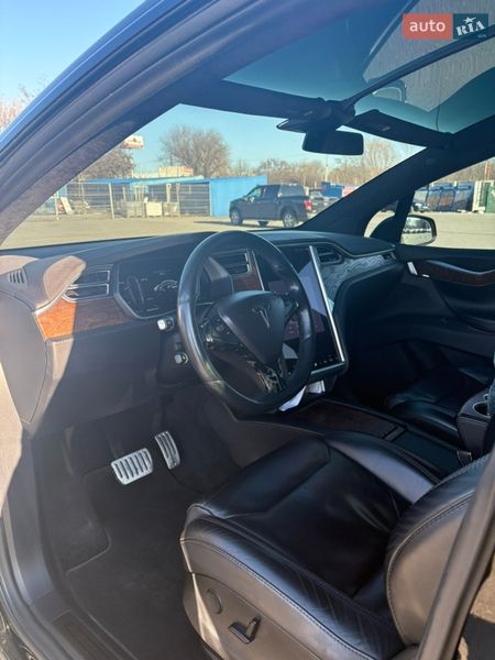 Позашляховик / Кросовер Tesla Model X 2017 в Дніпрі