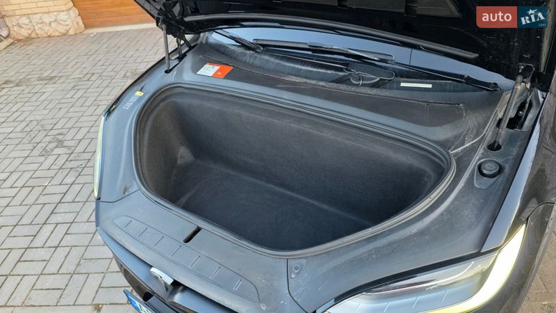 Позашляховик / Кросовер Tesla Model X 2017 в Кривому Розі