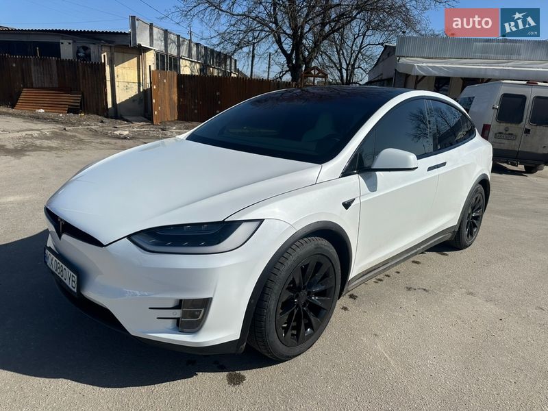 Внедорожник / Кроссовер Tesla Model X 2018 в Валках