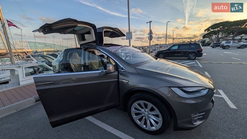Внедорожник / Кроссовер Tesla Model X 2016 в Днепре