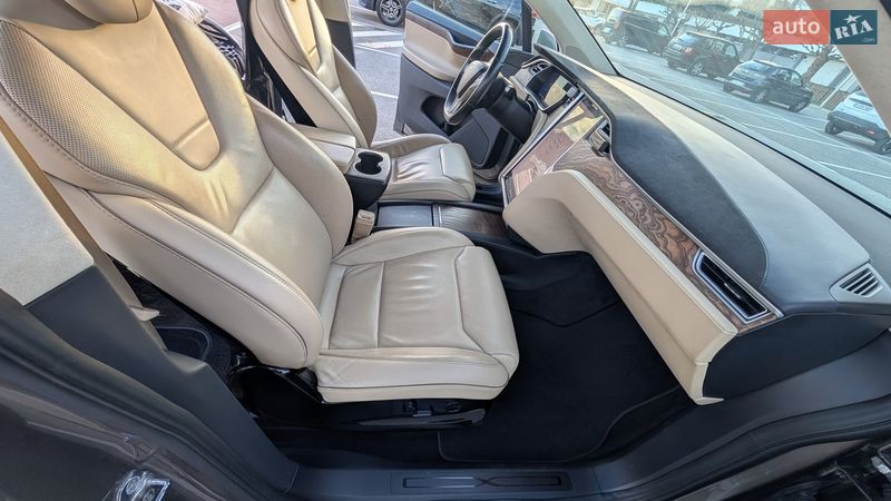 Внедорожник / Кроссовер Tesla Model X 2016 в Днепре