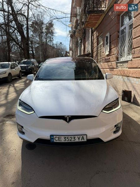 Позашляховик / Кросовер Tesla Model X 2018 в Чернівцях