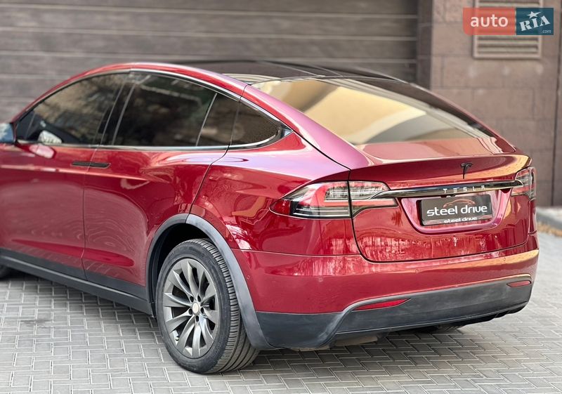 Внедорожник / Кроссовер Tesla Model X 2016 в Николаеве
