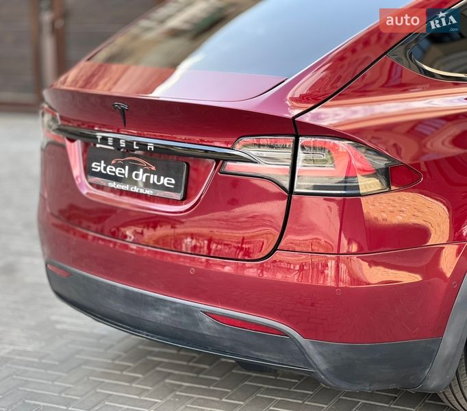 Внедорожник / Кроссовер Tesla Model X 2016 в Николаеве
