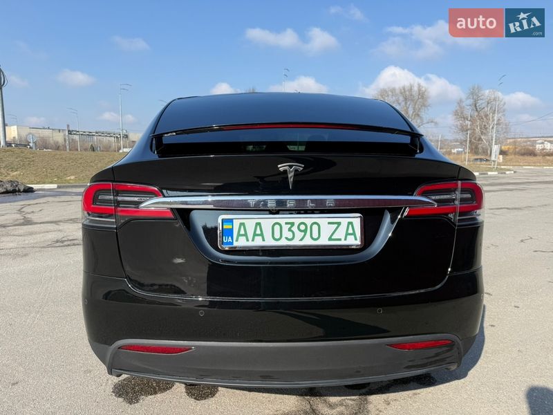 Позашляховик / Кросовер Tesla Model X 2019 в Києві