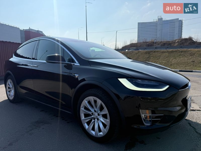 Позашляховик / Кросовер Tesla Model X 2019 в Києві