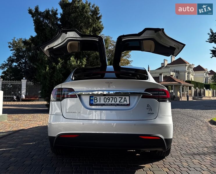 Позашляховик / Кросовер Tesla Model X 2016 в Одесі