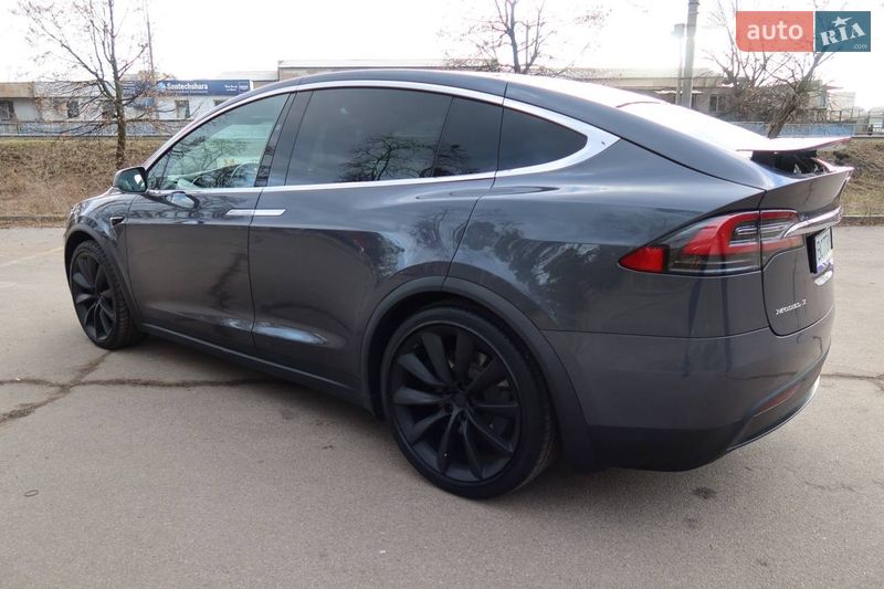 Внедорожник / Кроссовер Tesla Model X 2018 в Киеве
