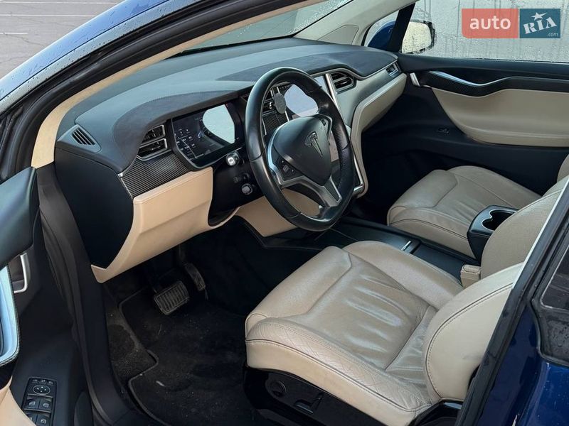 Внедорожник / Кроссовер Tesla Model X 2016 в Киеве