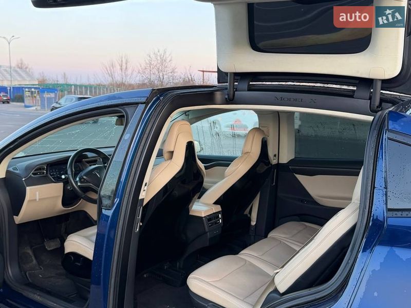 Внедорожник / Кроссовер Tesla Model X 2016 в Киеве