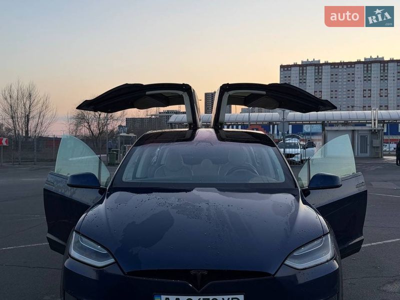 Внедорожник / Кроссовер Tesla Model X 2016 в Киеве