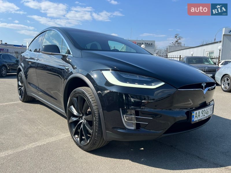 Позашляховик / Кросовер Tesla Model X 2018 в Києві