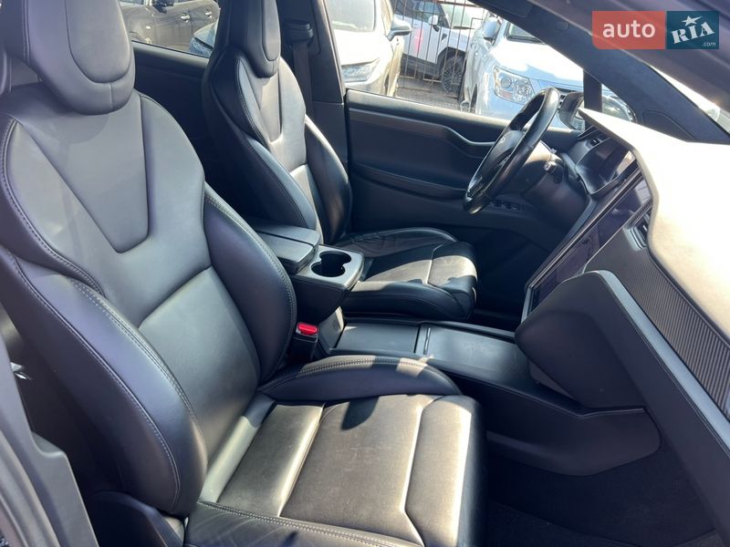Позашляховик / Кросовер Tesla Model X 2018 в Києві
