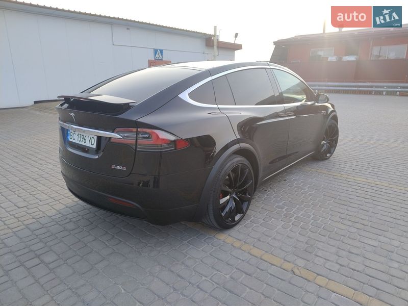 Позашляховик / Кросовер Tesla Model X 2016 в Львові фото 4 Позашляховик / Кросовер Tesla Model X 2016 в Львові