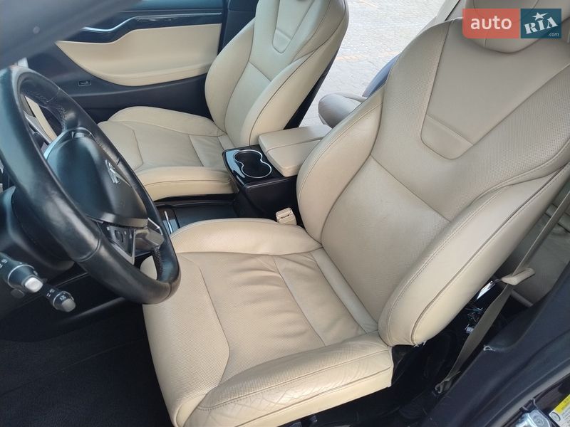Позашляховик / Кросовер Tesla Model X 2016 в Львові фото 13 Позашляховик / Кросовер Tesla Model X 2016 в Львові