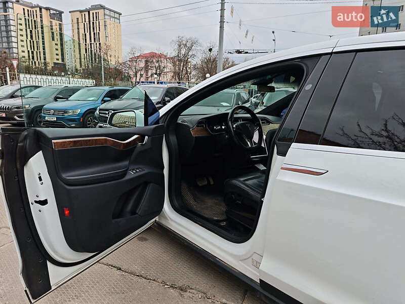 Позашляховик / Кросовер Tesla Model X 2016 в Харкові