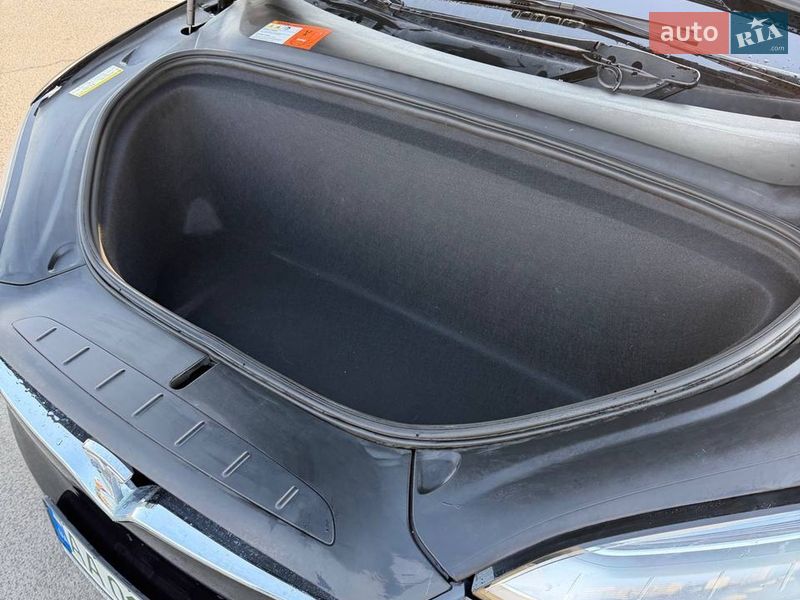 Внедорожник / Кроссовер Tesla Model X 2016 в Киеве