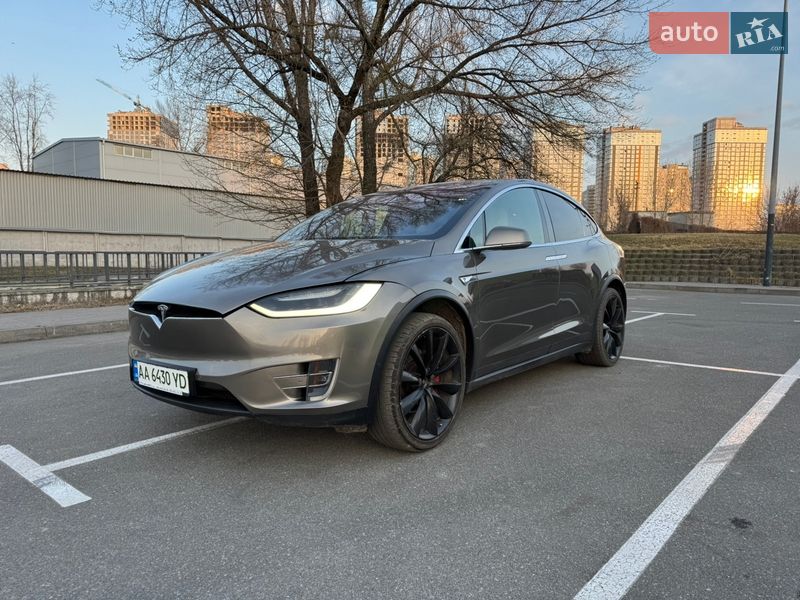 Позашляховик / Кросовер Tesla Model X 2016 в Києві
