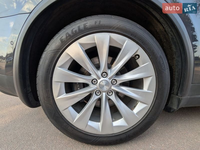 Позашляховик / Кросовер Tesla Model X 2020 в Києві