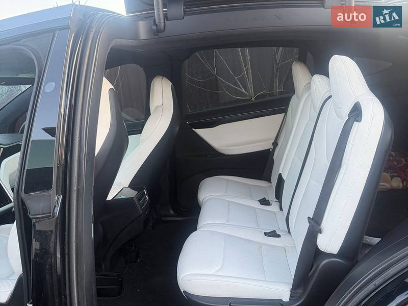 Позашляховик / Кросовер Tesla Model X 2018 в Києві