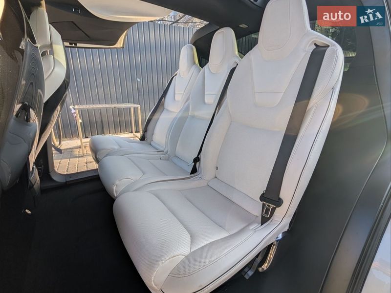 Внедорожник / Кроссовер Tesla Model X 2017 в Днепре фото 6 Внедорожник / Кроссовер Tesla Model X 2017 в Днепре