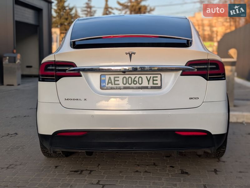 Внедорожник / Кроссовер Tesla Model X 2017 в Днепре фото 18 Внедорожник / Кроссовер Tesla Model X 2017 в Днепре