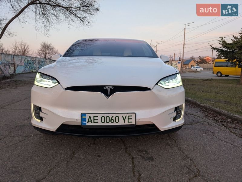 Внедорожник / Кроссовер Tesla Model X 2017 в Днепре фото 28 Внедорожник / Кроссовер Tesla Model X 2017 в Днепре