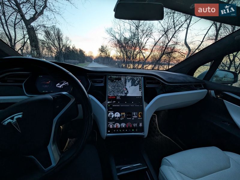 Внедорожник / Кроссовер Tesla Model X 2017 в Днепре фото 37 Внедорожник / Кроссовер Tesla Model X 2017 в Днепре