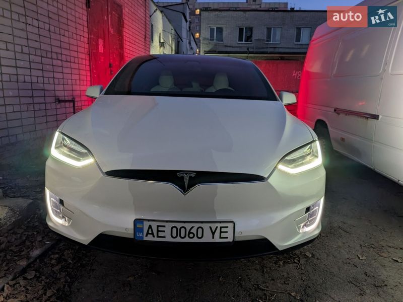 Внедорожник / Кроссовер Tesla Model X 2017 в Днепре фото 41 Внедорожник / Кроссовер Tesla Model X 2017 в Днепре