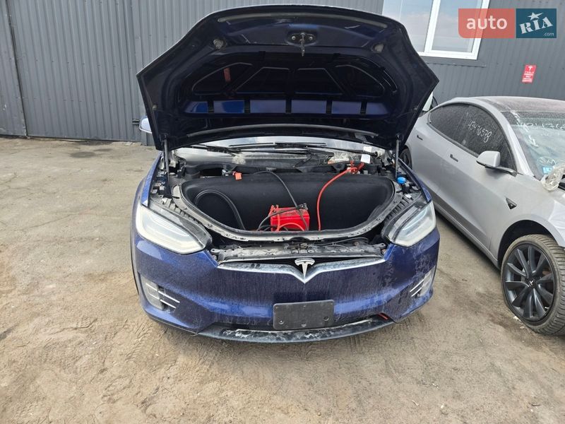 Внедорожник / Кроссовер Tesla Model X 2017 в Киеве