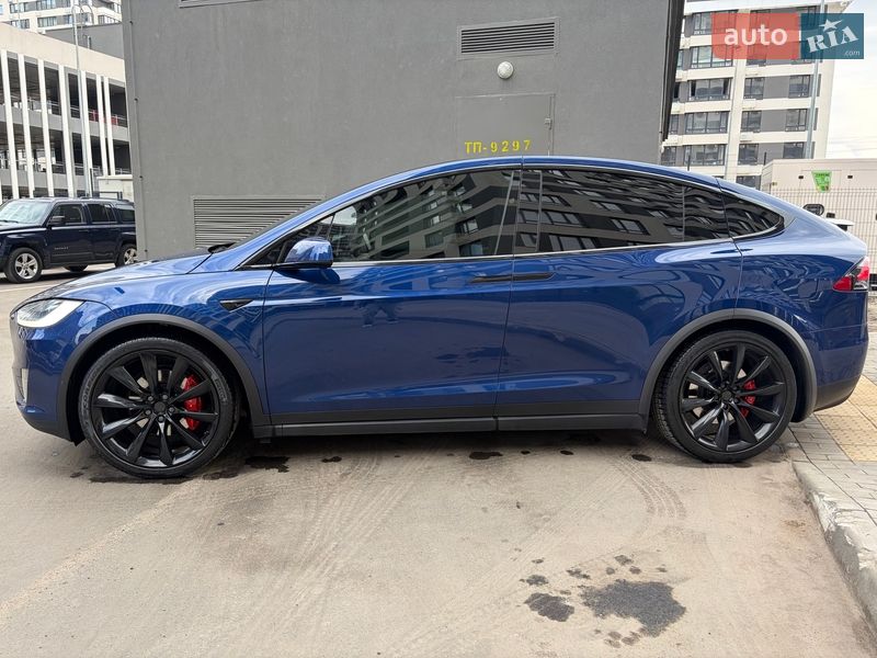 Внедорожник / Кроссовер Tesla Model X 2019 в Киеве