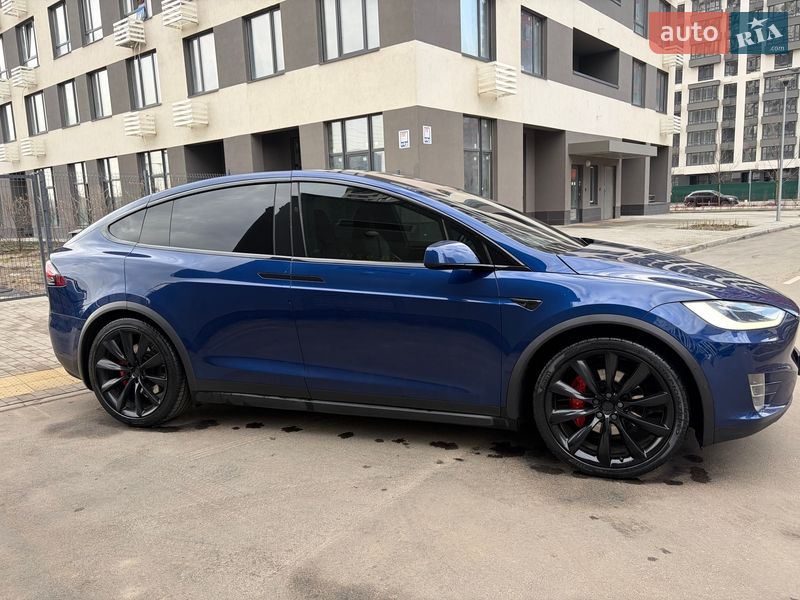Внедорожник / Кроссовер Tesla Model X 2019 в Киеве