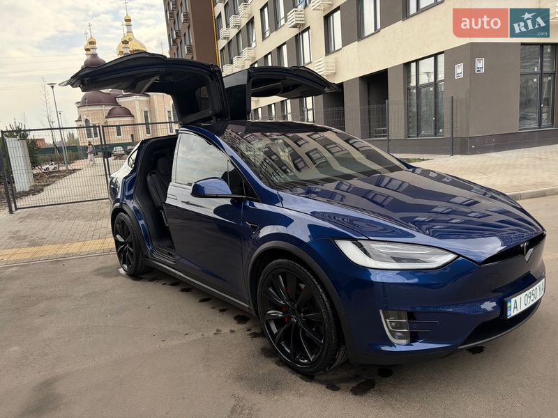 Внедорожник / Кроссовер Tesla Model X 2019 в Киеве
