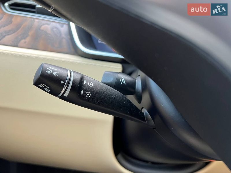Внедорожник / Кроссовер Tesla Model X 2016 в Хмельницком