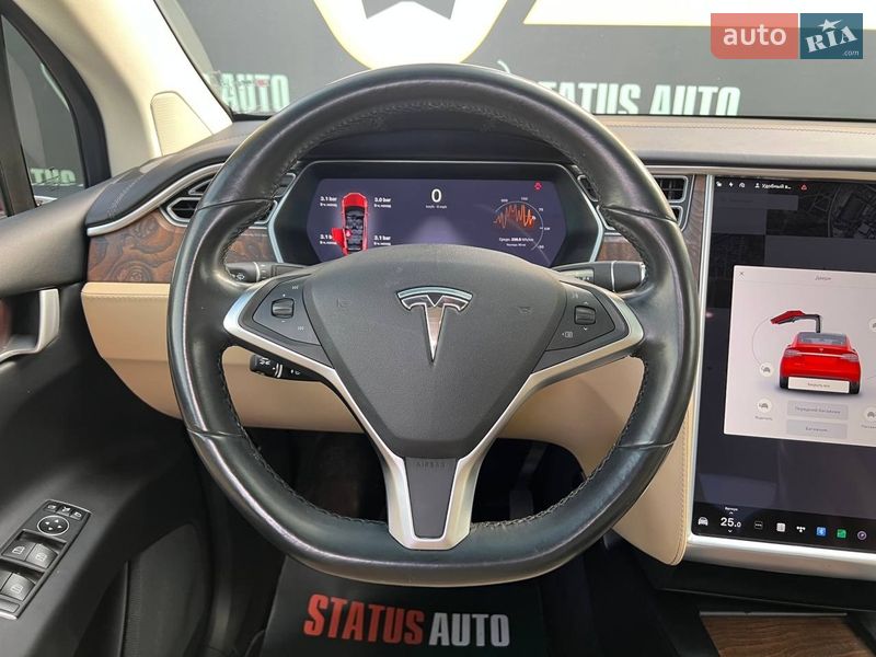Внедорожник / Кроссовер Tesla Model X 2016 в Хмельницком