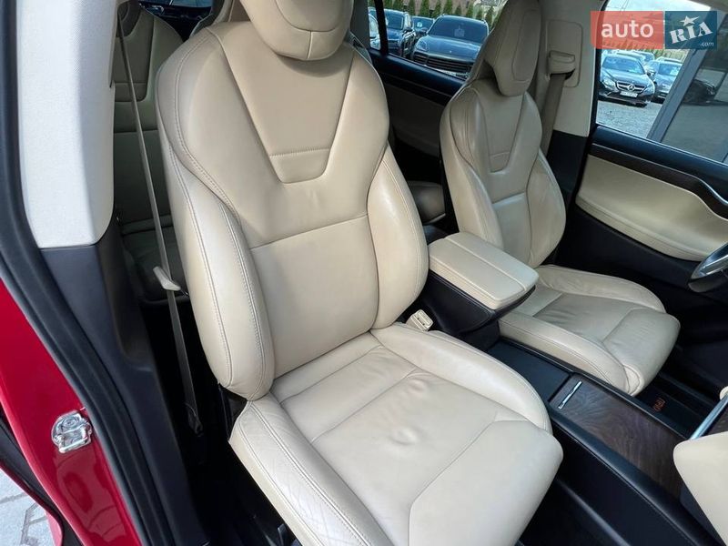 Внедорожник / Кроссовер Tesla Model X 2016 в Хмельницком