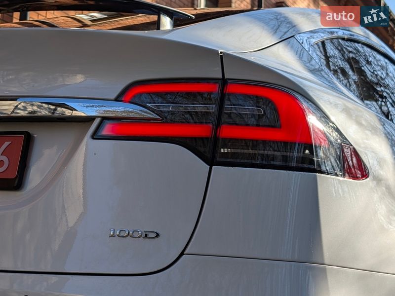 Позашляховик / Кросовер Tesla Model X 2017 в Києві