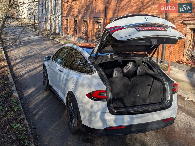 Позашляховик / Кросовер Tesla Model X 2017 в Києві