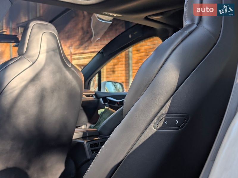 Позашляховик / Кросовер Tesla Model X 2017 в Києві