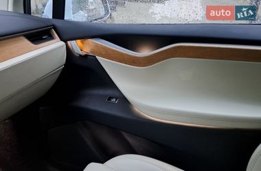 Позашляховик / Кросовер Tesla Model X 2018 в Костопілі