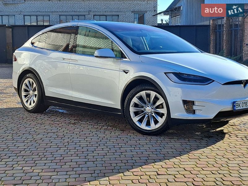 Tesla Model X 2018