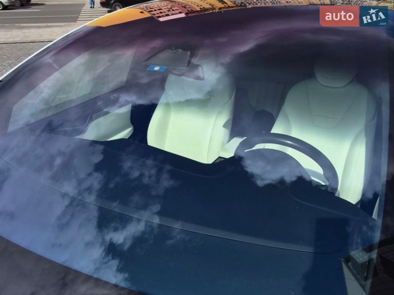 Позашляховик / Кросовер Tesla Model X 2017 в Дніпрі