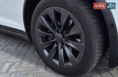 Позашляховик / Кросовер Tesla Model X 2017 в Дніпрі