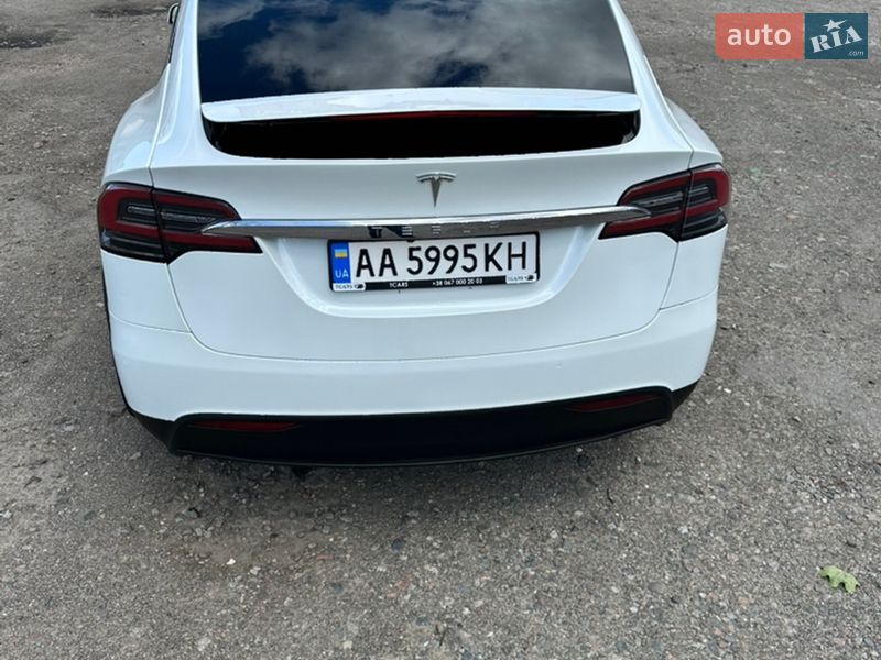 Позашляховик / Кросовер Tesla Model X 2019 в Києві