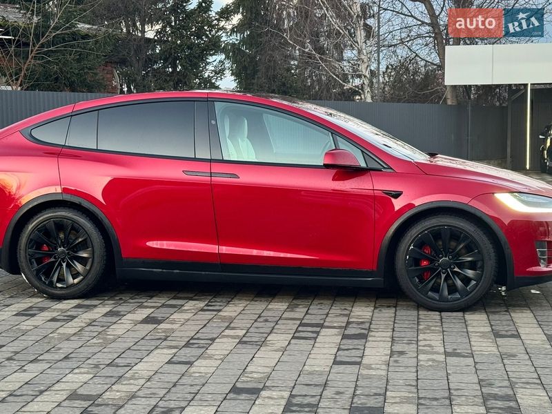 Позашляховик / Кросовер Tesla Model X 2020 в Ужгороді