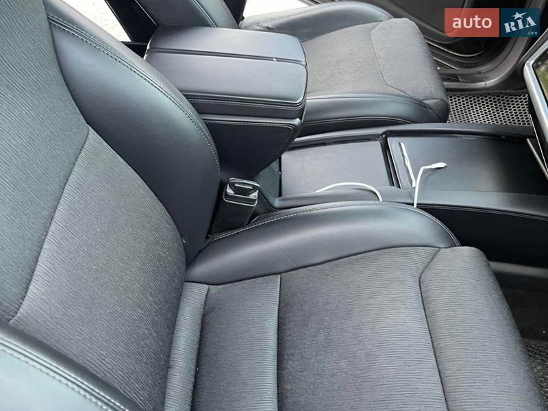 Внедорожник / Кроссовер Tesla Model X 2016 в Днепре