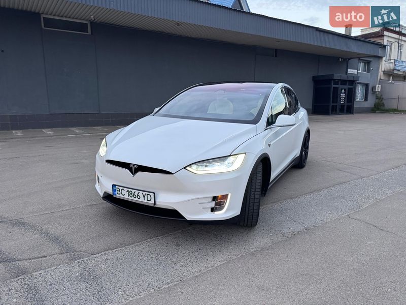 Tesla Model X 2020