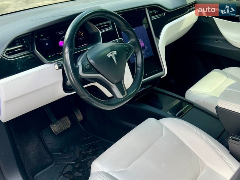 Внедорожник / Кроссовер Tesla Model X 2018 в Валках